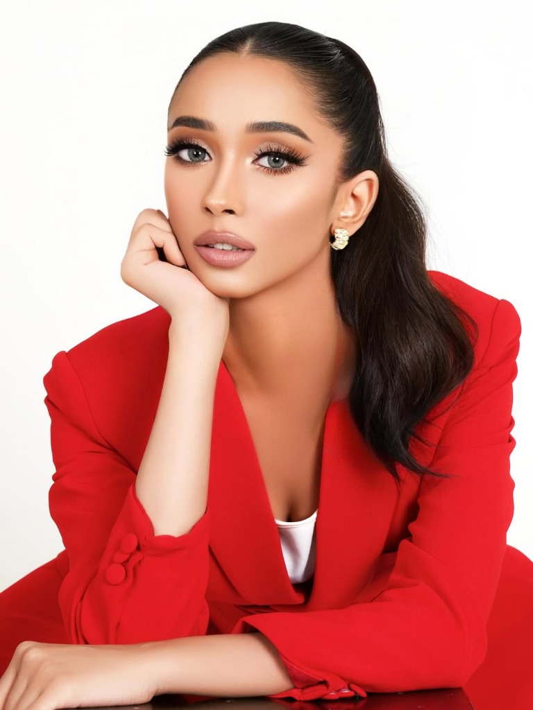 Editorial fashion makeup